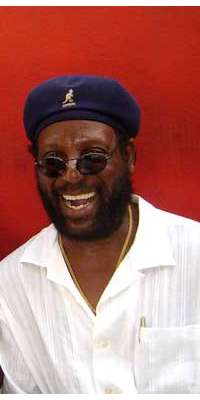 Bunny Rugs, Jamaican reggae musician (Third World)., dies at age 65
